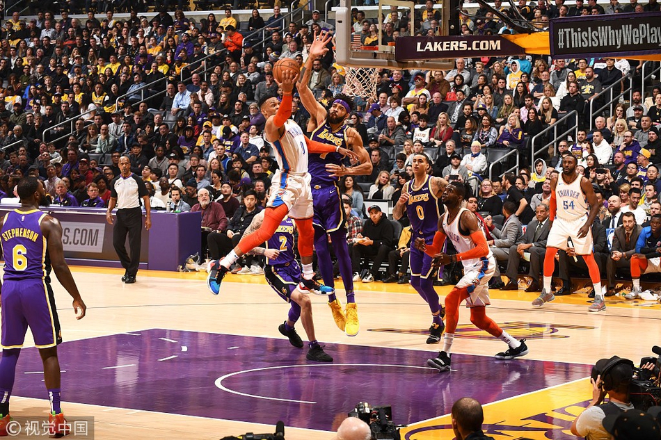 在每一届残 在每一届残