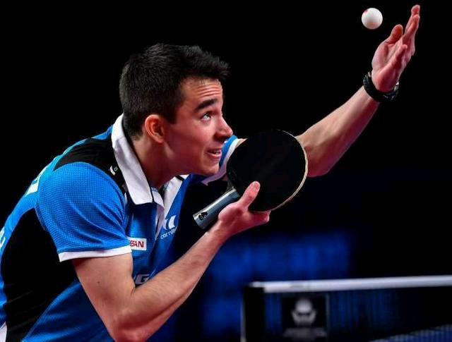 地青少年的 地青少年的