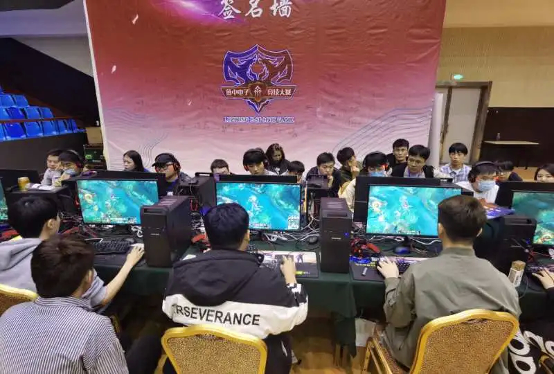 通过积极参 通过积极参